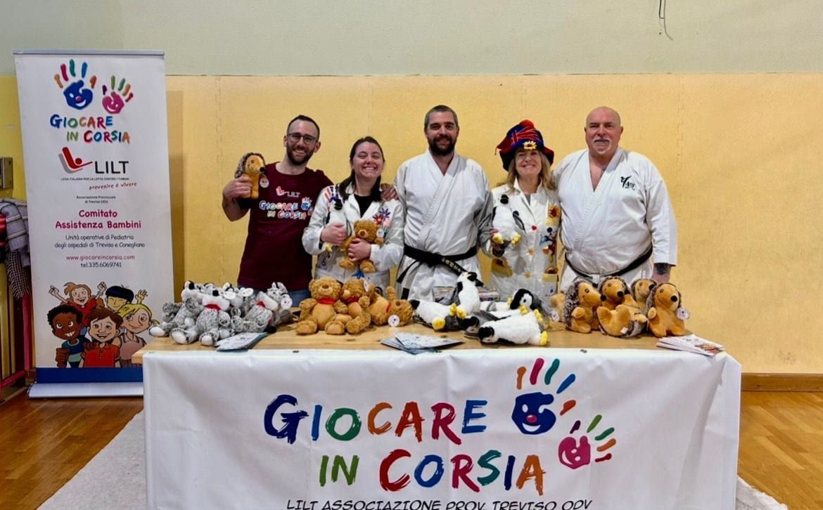 Rottura delle Uova Pasquali con il Karate per LILT Giocare in Corsia – foto 3