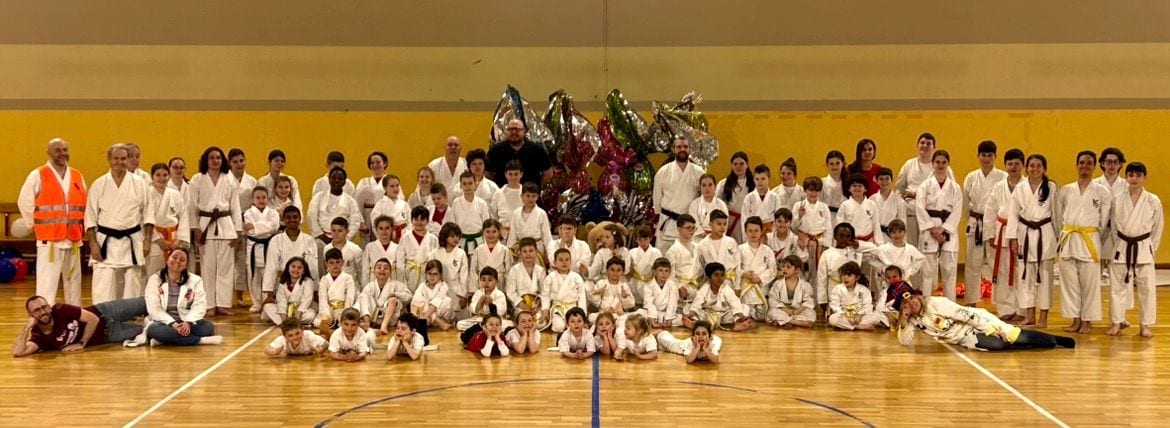 Rottura delle Uova Pasquali con il Karate per LILT Giocare in Corsia – foto 4