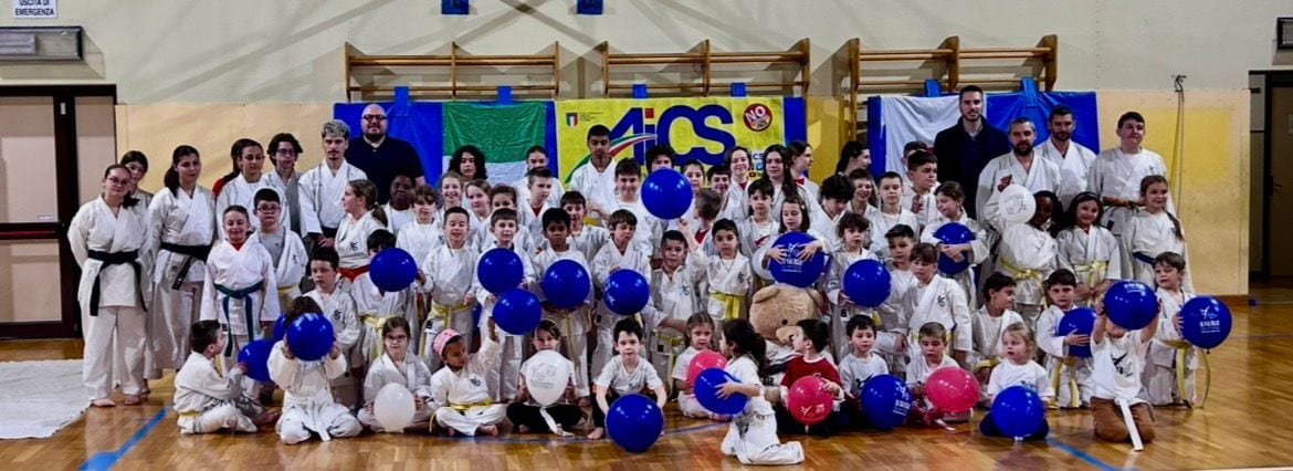 Rottura delle Uova Pasquali con il Karate per LILT Giocare in Corsia – foto 6